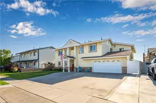 10211 Aqueduct Dr, Cypress, CA 90630 - Photo 3