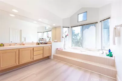 18817 Jeffrey Avenue, Cerritos, CA 90703 - Photo 23