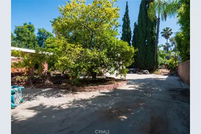 9281 Dorrington, Pacoima, CA 91331 - Photo 43