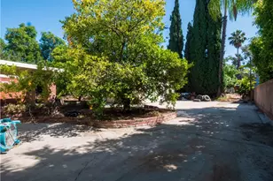 9281 Dorrington, Pacoima, CA 91331 - Photo 43