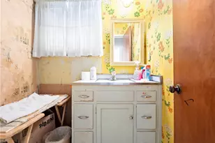 9281 Dorrington, Pacoima, CA 91331 - Photo 9