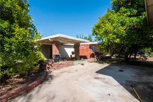 9281 Dorrington, Pacoima, CA 91331 - Photo 43