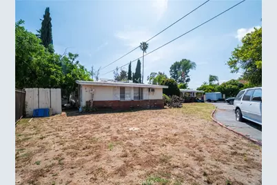 9281 Dorrington, Pacoima, CA 91331 - Photo 35