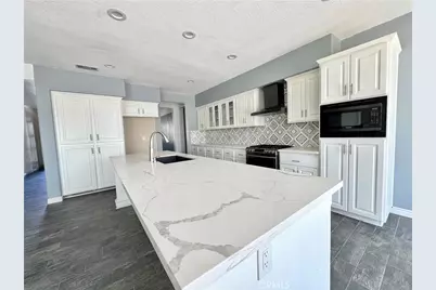 10983 Bay Shore Street, Victorville, CA 92392 - Photo 9