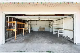 9892 Chanticleer, Anaheim, CA 92804 - Photo 27