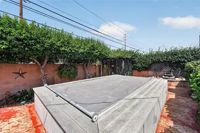 1288 Londonderry Street, Costa Mesa, CA 92626 - Photo 51