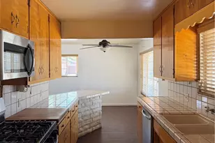 2608 Blackstone Ct, Bakersfield, CA 93304 - Photo 5