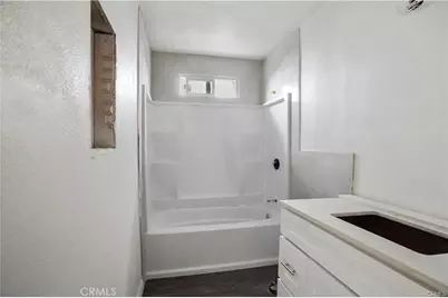 1003 W Myrtle Street, Santa Ana, CA 92703 - Photo 23