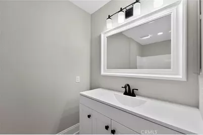750 N Kings #114, West Hollywood, CA 90069 - Photo 27