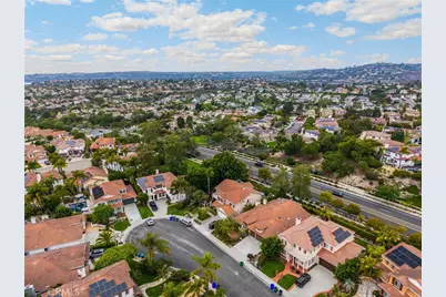 8040 Corte Sasafras, Carlsbad, CA 92009 - Photo 27