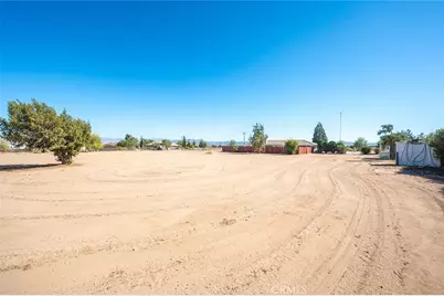 13980 Mission, Hesperia, CA 92344 - Photo 41