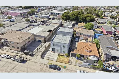 245 W 65th Street, Los Angeles, CA 90003 - Photo 3