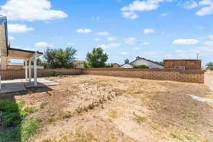 2559 E Ave J2, Lancaster, CA 93535 - Photo 33