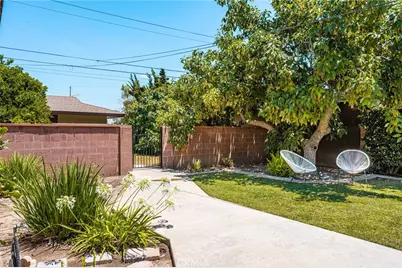 1915 N Linwood Avenue, Santa Ana, CA 92705 - Photo 17