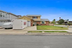 10712 Pamela St, Cypress, CA 90630 - Photo 3