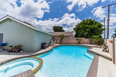 760 N Pine St, Orange, CA 92867 - Photo 15