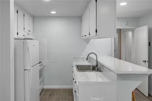 5585 E Pacific Coast Hwy, Long Beach, CA 90804 - Photo 11