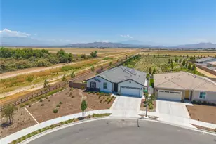 2431 Diamond Edge, Perris, CA 92570 - Photo 3
