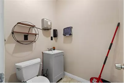 2010 W Lincoln Avenue, Anaheim, CA 92801 - Photo 35