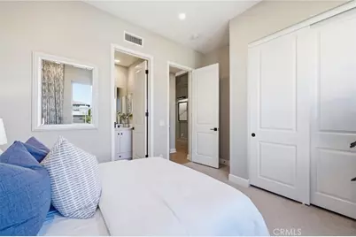 17 Ponte, Lake Forest, CA 92630 - Photo 25