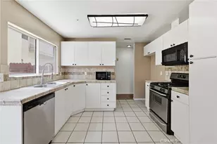 9300 Burnet Ave, North Hills, CA 91343 - Photo 15