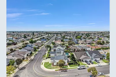 3931 Wisteria Street, Seal Beach, CA 90740 - Photo 51