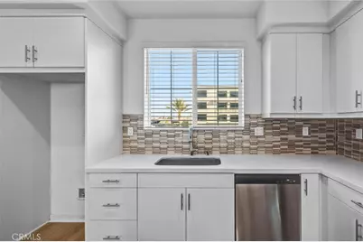 575 S Mosaic, Anaheim, CA 92805 - Photo 17