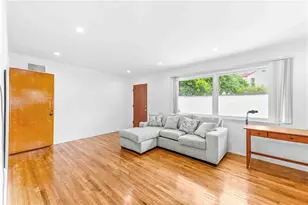 4900 Dockweiler St, Los Angeles, CA 90019 - Photo 13