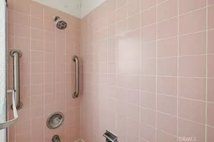 2060 E 3rd St, Long Beach, CA 90814 - Photo 33