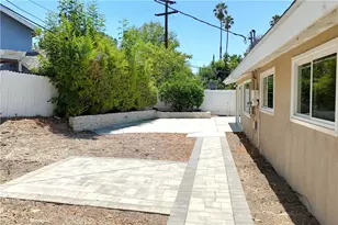 20703 Collins St, Woodland Hills, CA 91367 - Photo 25