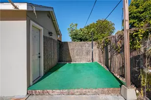 46 Pleasant St, Long Beach, CA 90805 - Photo 33