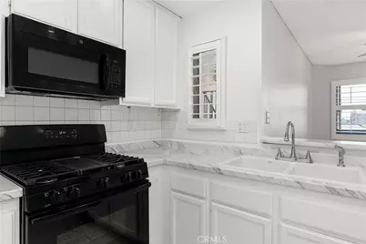 13100 Bromont Avenue #15, Sylmar, CA 91342 - Photo 11