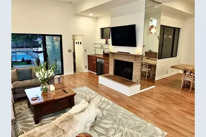 341 S Meadows, Manhattan Beach, CA 90266 - Photo 3