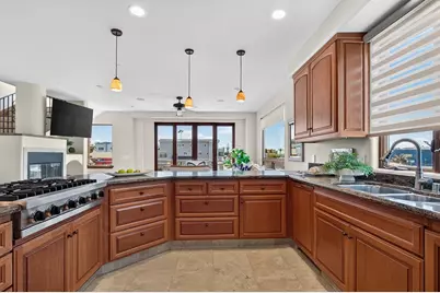 16735 Bayview Drive, Huntington Beach, CA 92649 - Photo 27