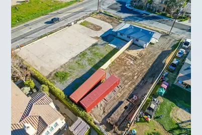 2006 E Lakeshore, Lake Elsinore, CA 92530 - Photo 3