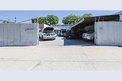 327 W 17th, Santa Ana, CA 92706 - Photo 15