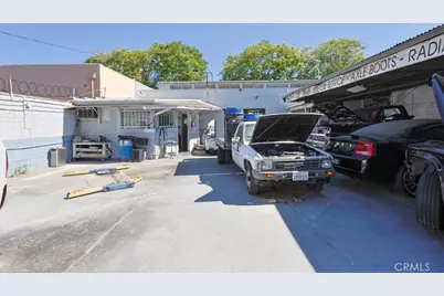 327 W 17th, Santa Ana, CA 92706 - Photo 13