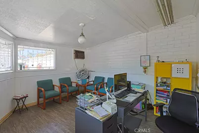 327 W 17th, Santa Ana, CA 92706 - Photo 9
