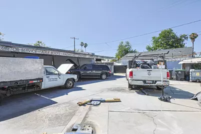 327 W 17th, Santa Ana, CA 92706 - Photo 11