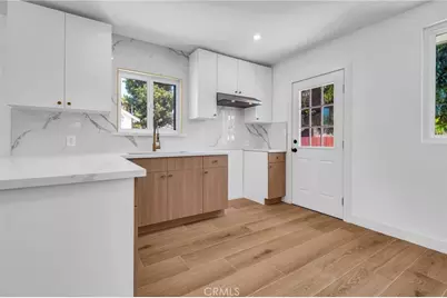 3516 Montclair Street, Los Angeles, CA 90018 - Photo 13