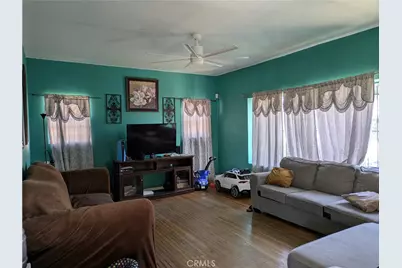 434 W 48th Street, Los Angeles, CA 90037 - Photo 5