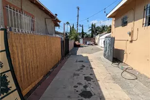 434 W 48th St, Los Angeles, CA 90037 - Photo 3
