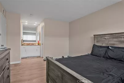 2423 Deodar, Santa Ana, CA 92705 - Photo 15