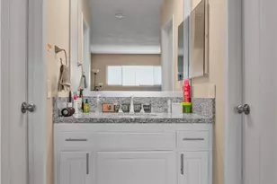 2423 Deodar, Santa Ana, CA 92705 - Photo 15