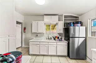 1012 Vina, Long Beach, CA 90813 - Photo 5