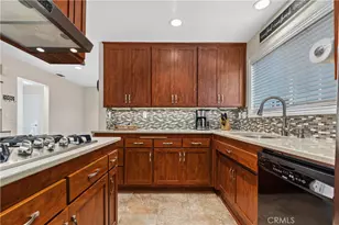 4589 Hazelnut Ave, Seal Beach, CA 90740 - Photo 9