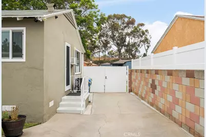 810 E 118th Street, Los Angeles, CA 90059 - Photo 27