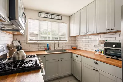 810 E 118th Street, Los Angeles, CA 90059 - Photo 5