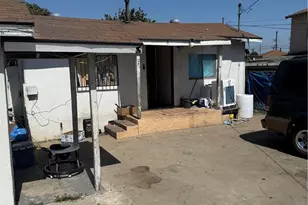 560 S McDonnell, Los Angeles, CA 90022 - Photo 9