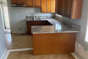 560 S McDonnell, Los Angeles, CA 90022 - Photo 5